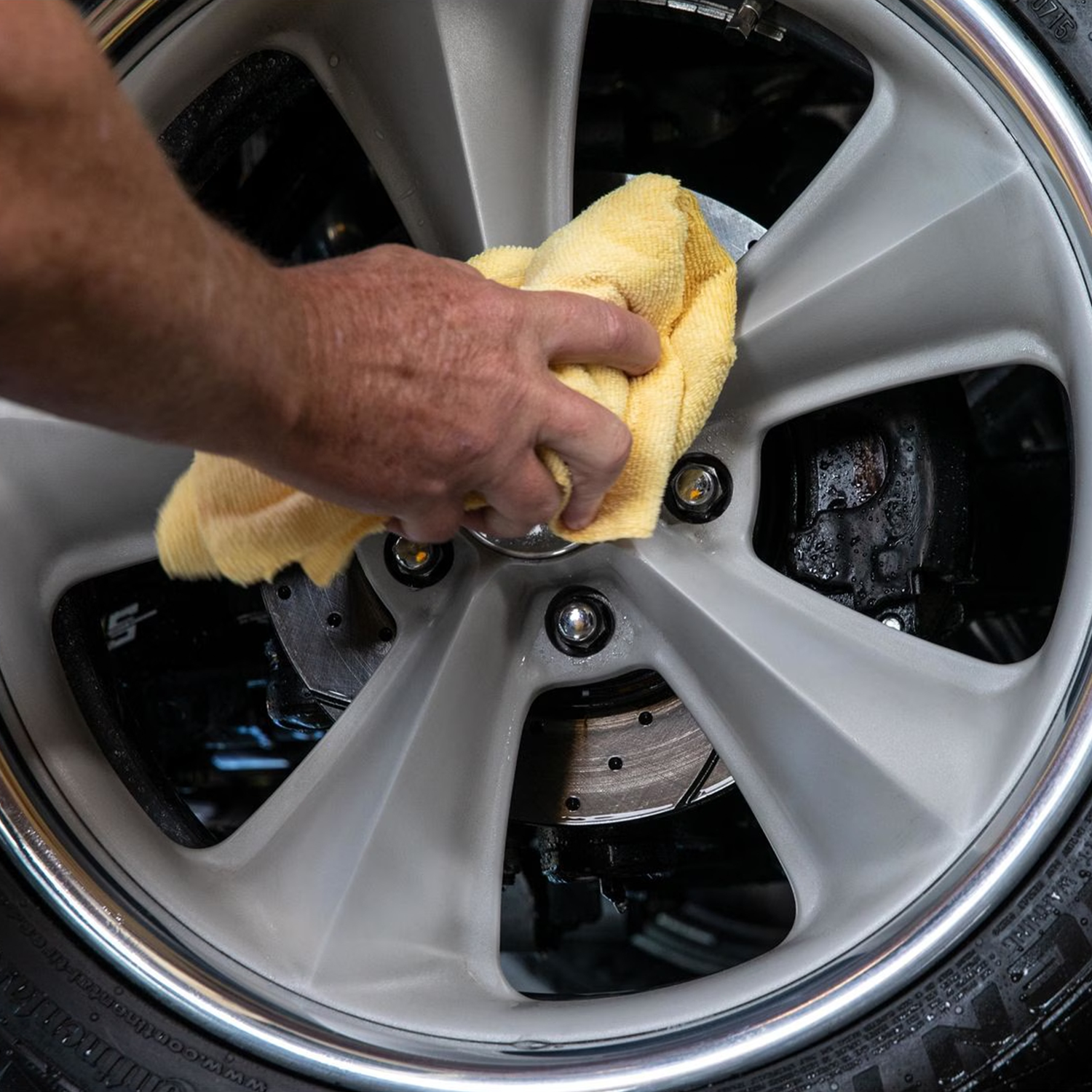 MEGUIAR'S HOT RIMS® ALUMINIUM WHEEL CLEANER 710ML