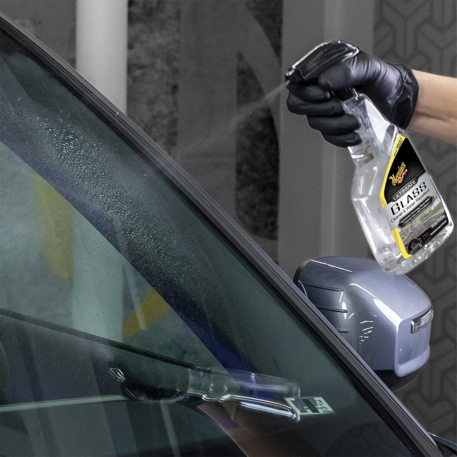 ULTIMATE GLASS CLEANER 473ml